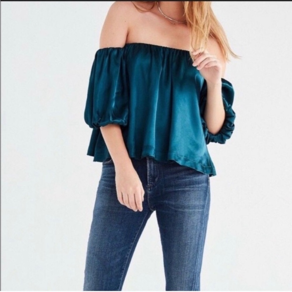 UO off the shoulder top S